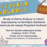 Na beżowym tle napisy. Wokół niebieska akwarelowa ramka. Po lewej obrazek latarni, łódeczki papierowej. Po prawej torba i muszelka