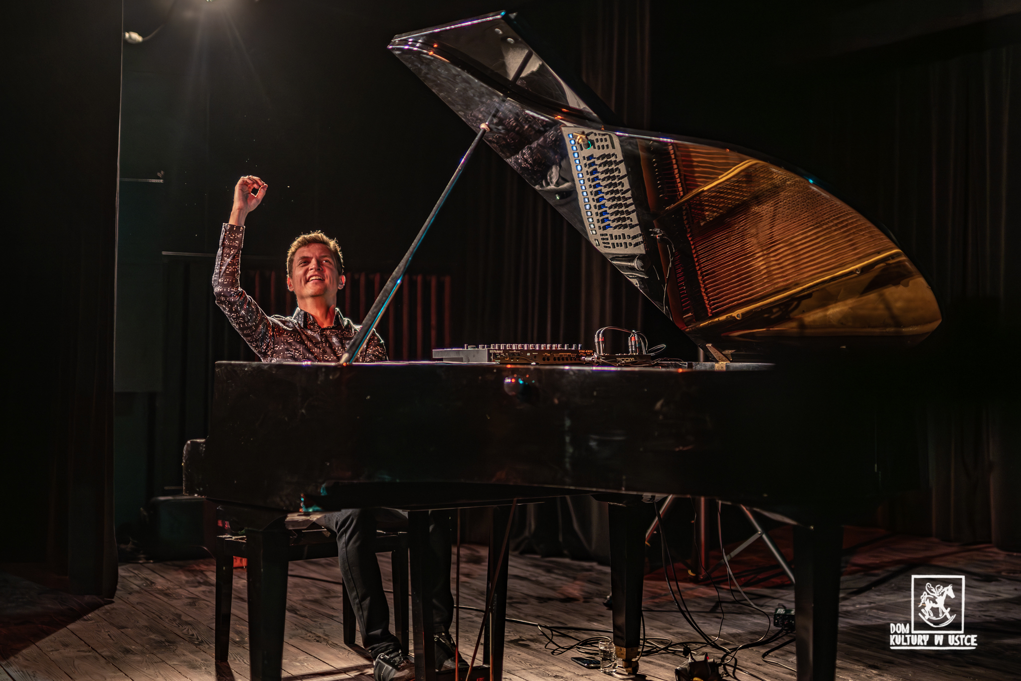 ABOUT CHOPIN – KONCERT MACIEJA TUBISA